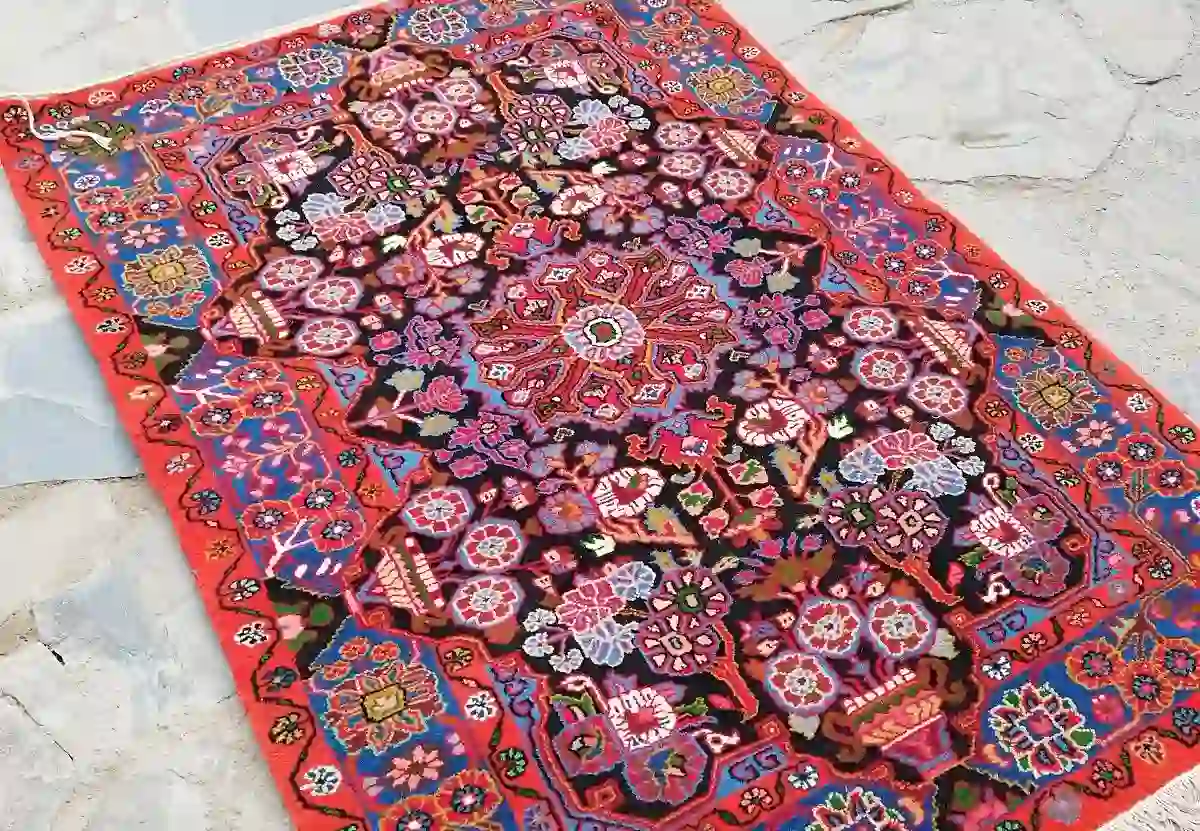 مواد اولیه ویژگی فرش نهاوند