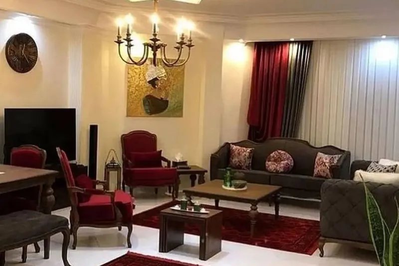 ست کردن فرش قرمز با لوستر
